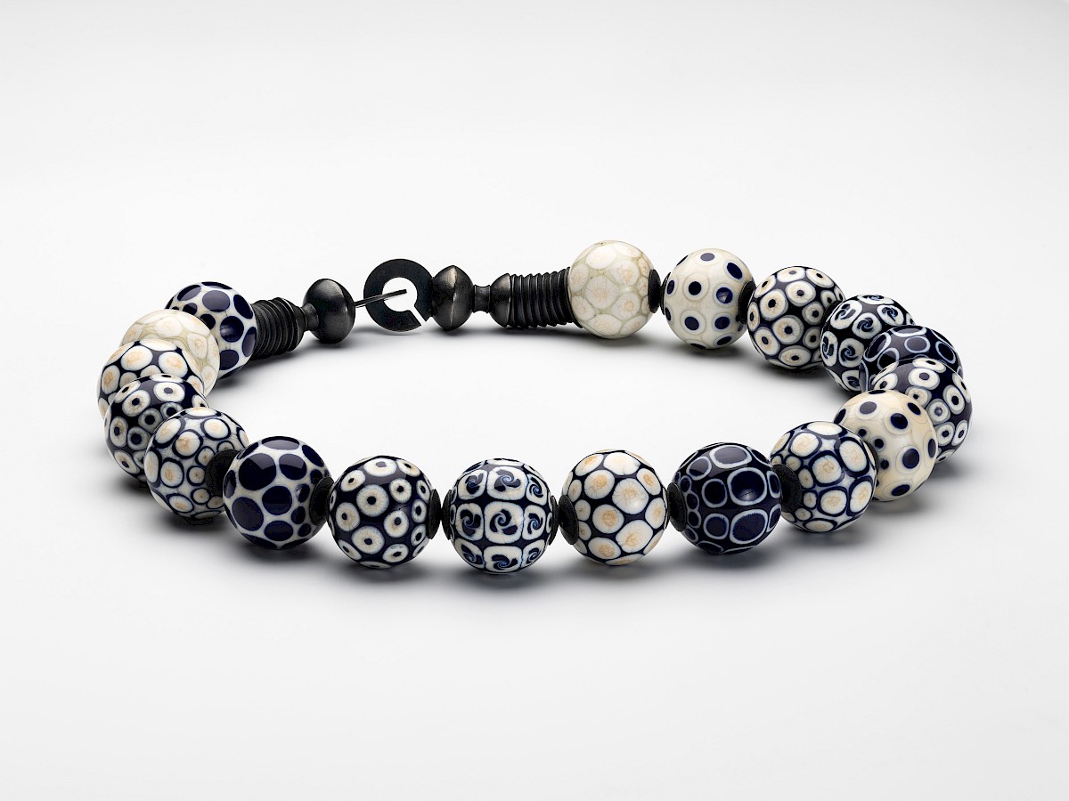 handcrafted glassbeads, lapis blue and ivory, Muranoglass, sterling silver